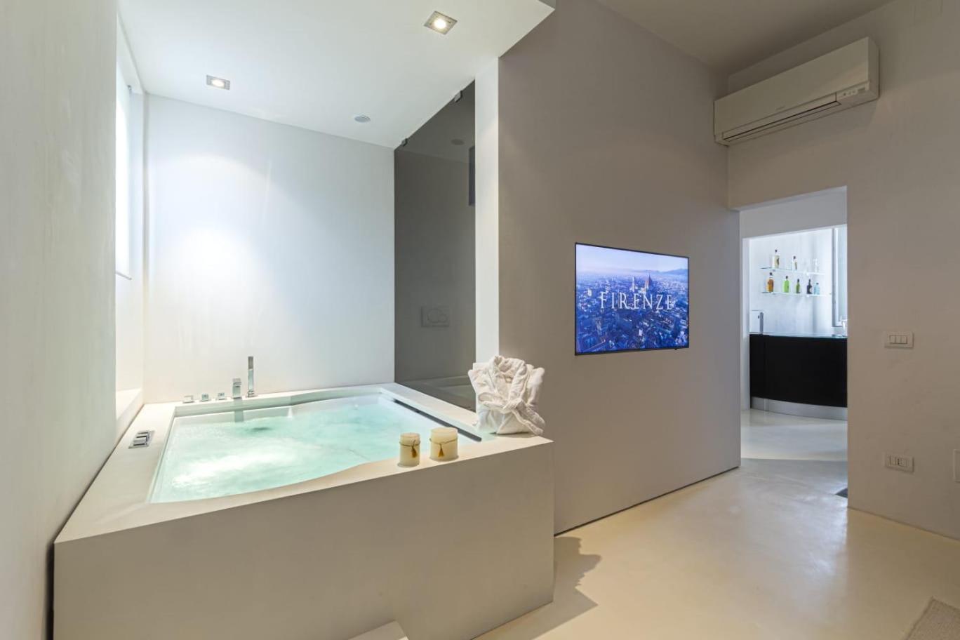Aura Luxury Property *